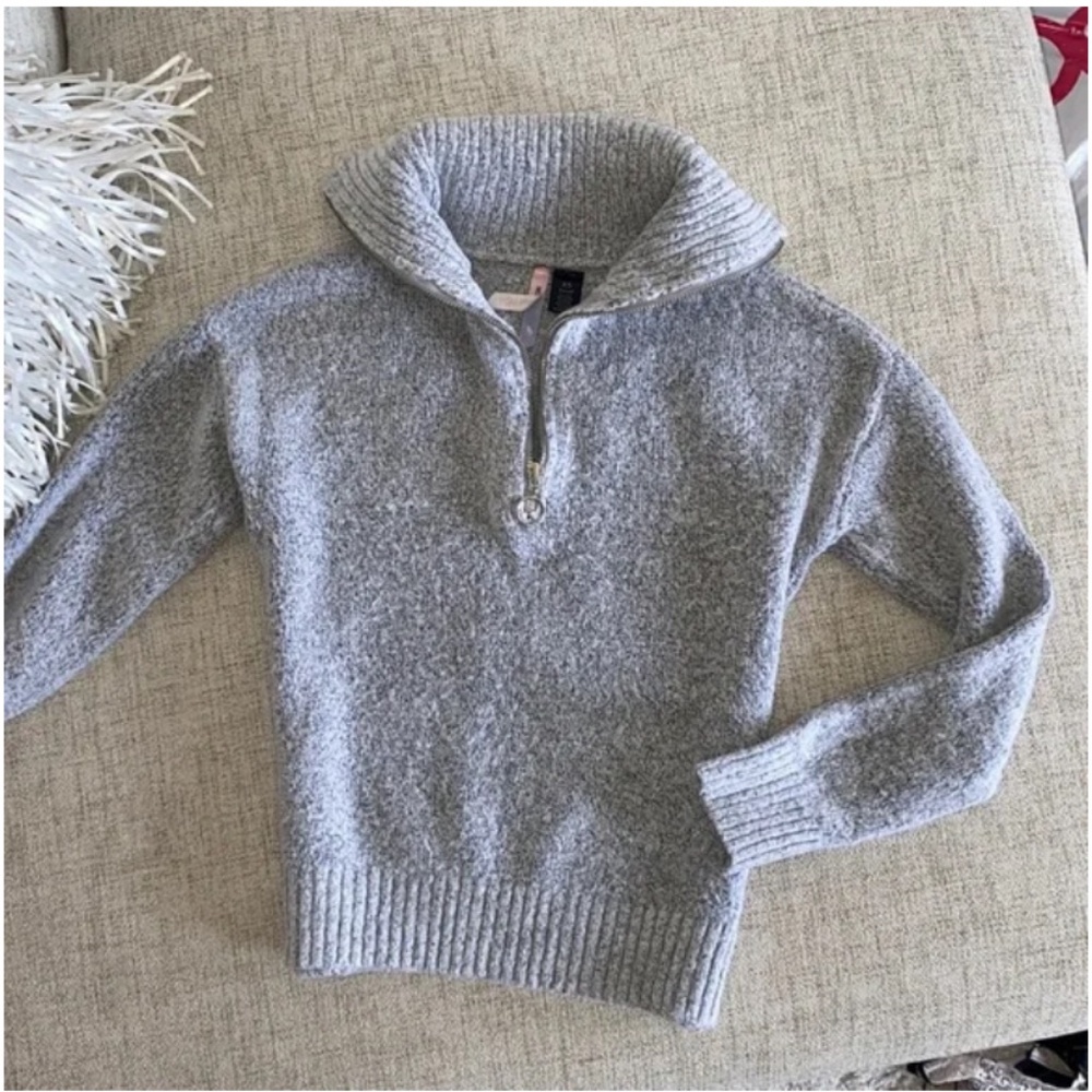 🪞 HM high neck collar light grey half zip pull over zip up long sleeve sweater